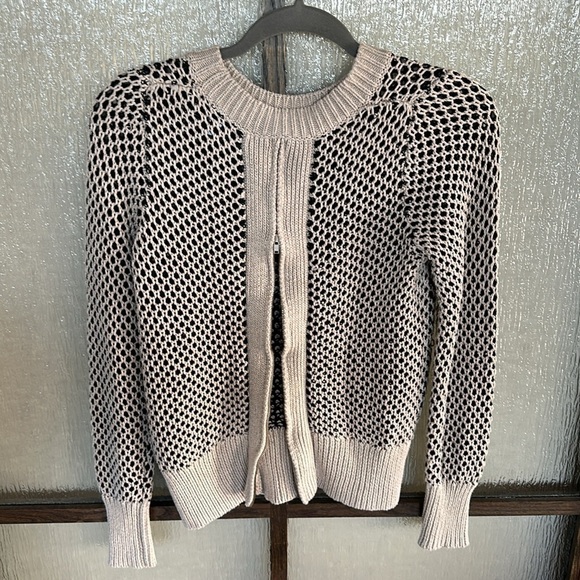 Thakoon Collective
Mixed Honeycomb Sweater size XS fits to small. - Picture 9 of 10